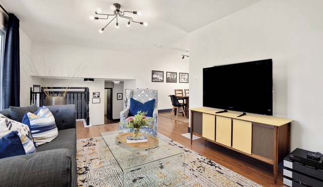 Stylish Retreat near PEC + Beaches + Parks +Fishing + Boating + Cycling