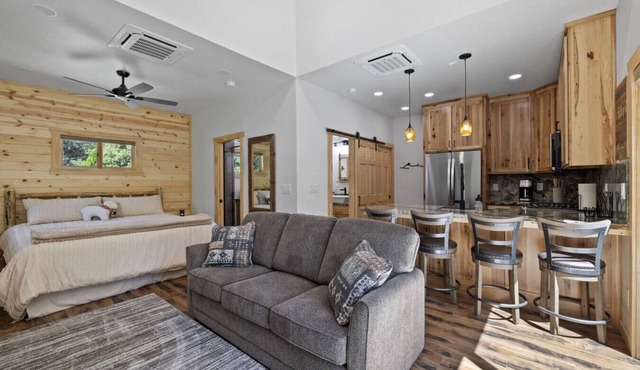Sullivan Creek Studio-10 Mins to Twain Harte, Custom Log Cabin