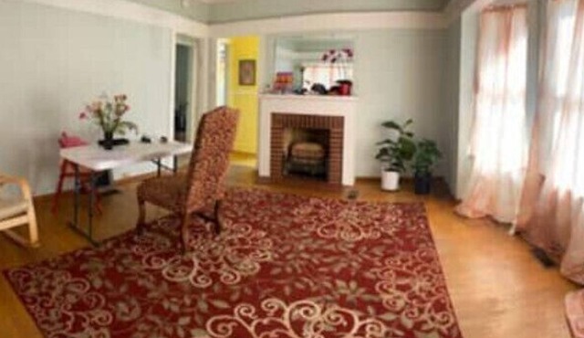 Sunny 3 bedroom home with patio and parking on premises