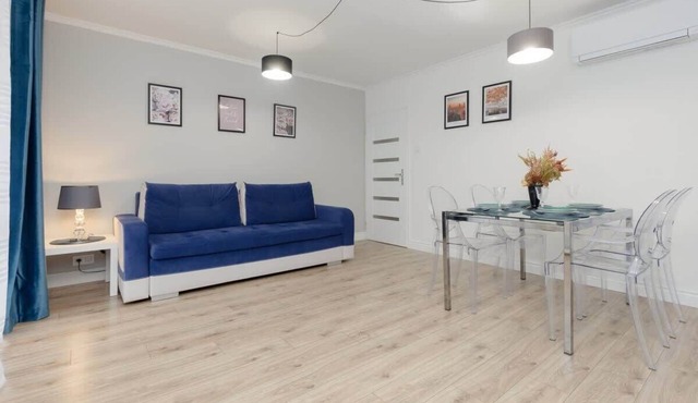 Sunny Apartment | 2 Bedrooms, Balcony and Air Conditioning