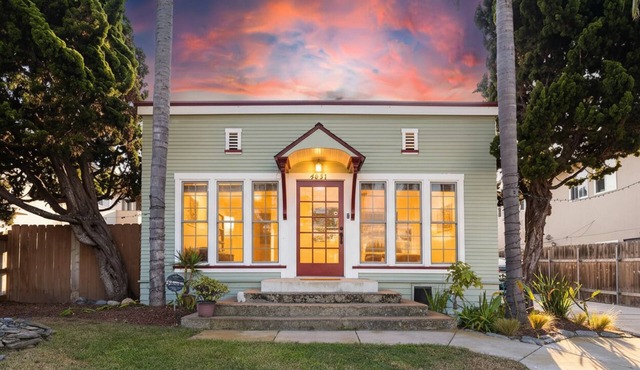 Sunny Ocean Beach House 3BR & Patio Walk to Beach