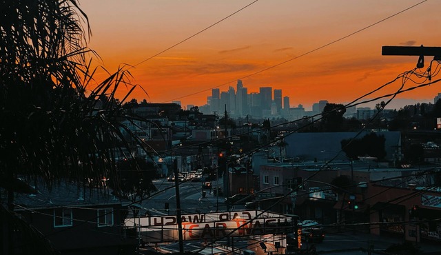 Sunset Château- 3 bedroom house with gorgeous skyline views