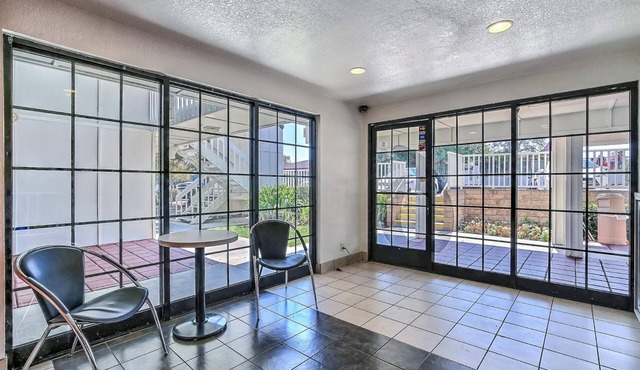 Super 8 by Wyndham Livermore
