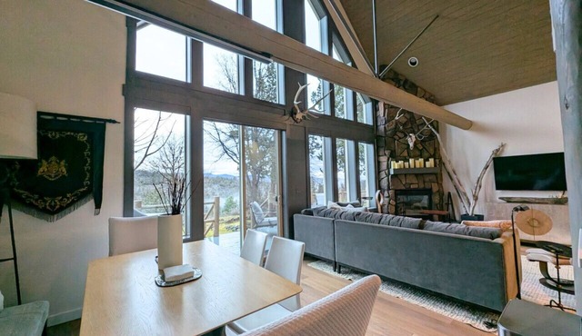 The Emberwood Chalet At The Running Y
