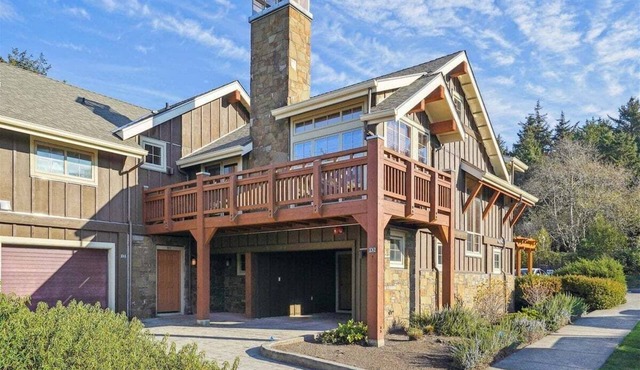 The Lodges D-2 - 1 Block to the Beach!