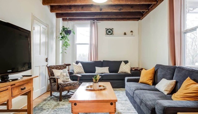 The Marigold PEC Family Farmhouse country escape