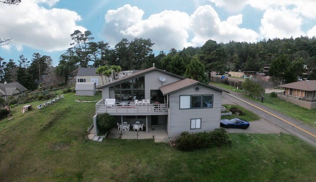 The perfect vacation rental in Gualala, CA. Month Long Vacation Rental (31+)
