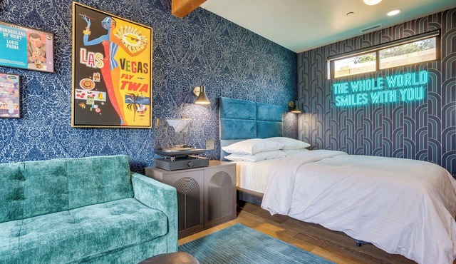 The Prima @ The Louie Boutique Motel, Walk to Everything! Dog Friendly!