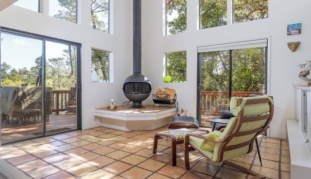 The Silver Lady | Retro-Chic Retreat w/Huge Mountain-View Deck | Near Beach