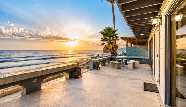 Toes in the Sand! Amazing Location & Views*