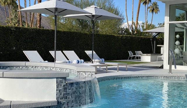 Twin Olive - Luxury Fully Remodeled 1963 Mid-Century Modern Home
