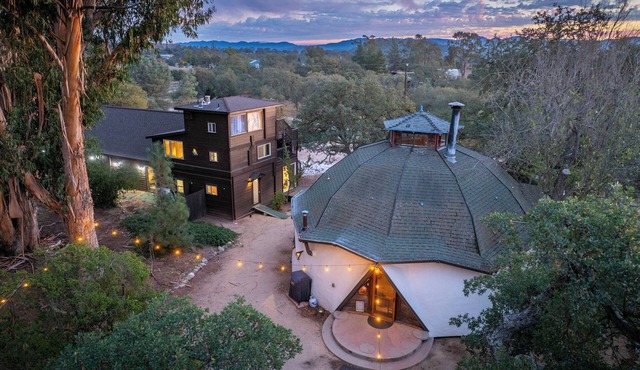 Two Eclectic Houses*6 Acres*Wine Country!