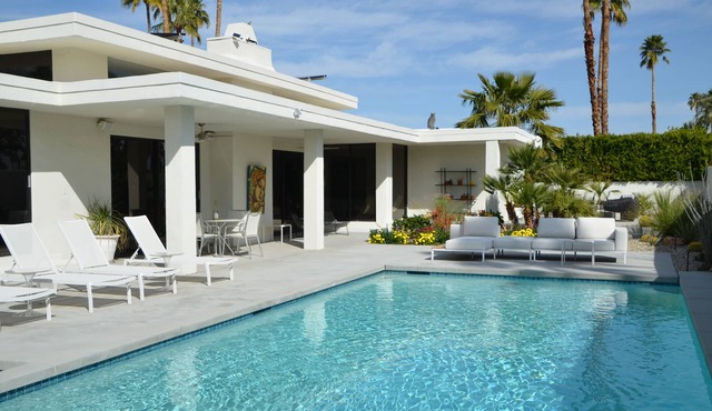 Updated 3,700 sq feet Contemporary Home