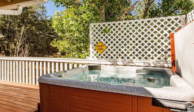 Updated home with spa, pool and ping-pong tables, king suite, bunk room + more!
