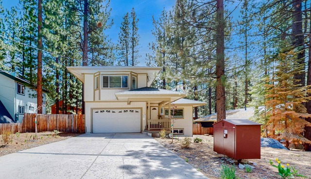 Updated Retreat with Game Room, Pool Table & Foosball