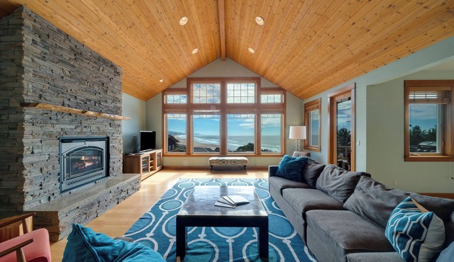 View House-Breathtaking Ocean views, 2 master suites, 3.5 baths.