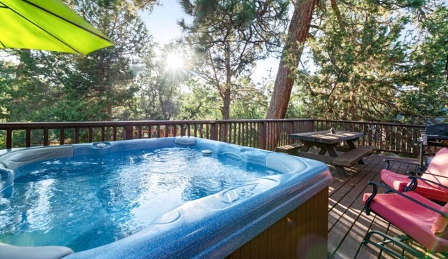 Villa Grove: 2 miles to Bear Mountain Ski Area, Fully Fenced Family Cabin w Hot Tub & Playground
