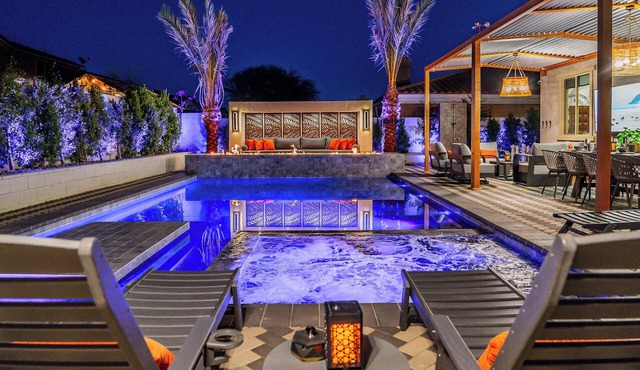 Villa Secreta! 7 BEDROOM SLEEPS 15!