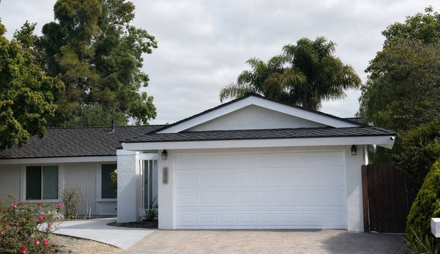 Walk to Ellwood Mesa & Beach 4BR Home Near UCSB with Pool Access