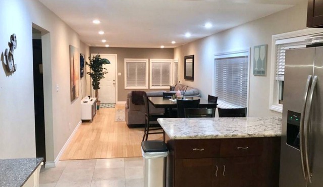 Walk to USD | Spacious House for 6 PPL w/ Parking