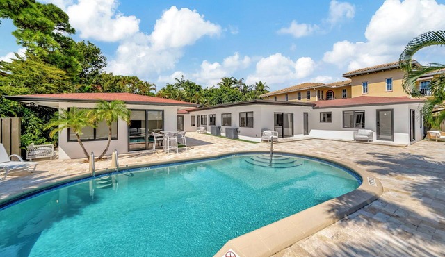 Waterfront Unit #1 20 Min Walk to Beach, Shops and Restaurants