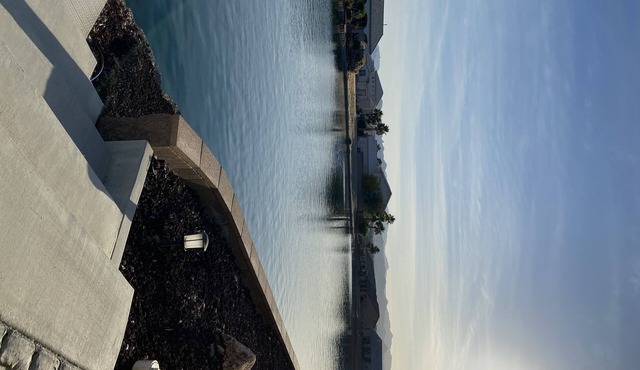 WELCOME HOME SNOWBIRDS! Waterfront property in the beautiful Los Lagos Community