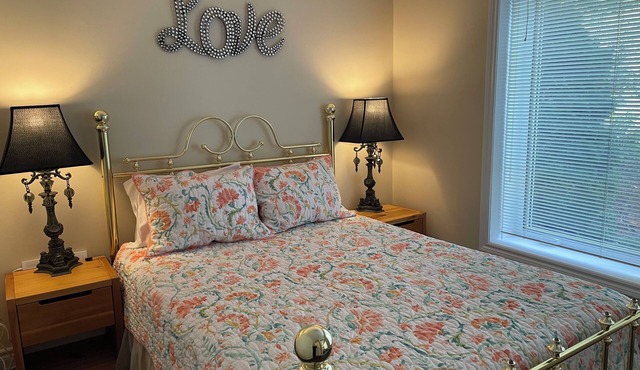 Welcome to Sunset View – Your Lakeside Retreat in Prince Edward County