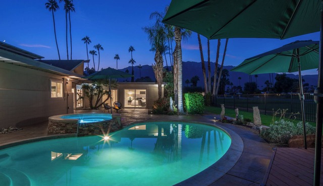 Wexler on Lakeside 4BR 3BA Mid-Century Modern w/pool on the Golf Course