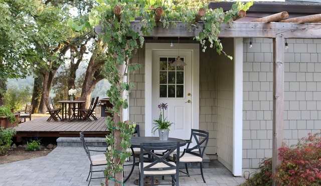 Wine Country Farmhouse with Hot Tub