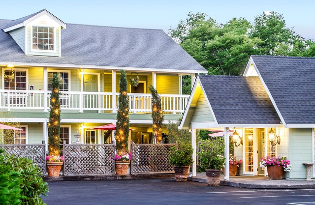 Baechtel Creek Inn Hotel 