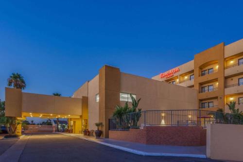 Ramada Plaza 