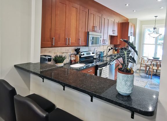 Unique Cabbagetown 4 Bedroom Home - Beautifully maintained
