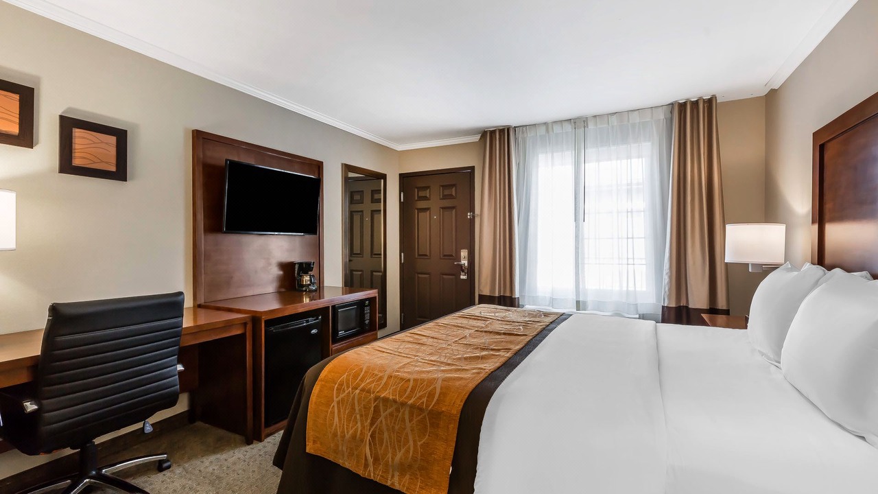 Photo of Bedroom in Mid-City