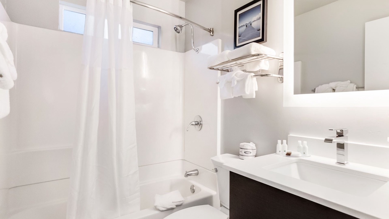 Photo of Bathroom in Lakeside Park