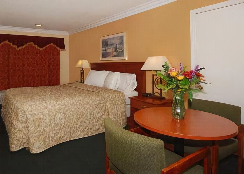 Photo of Bedroom in Canyon Lake