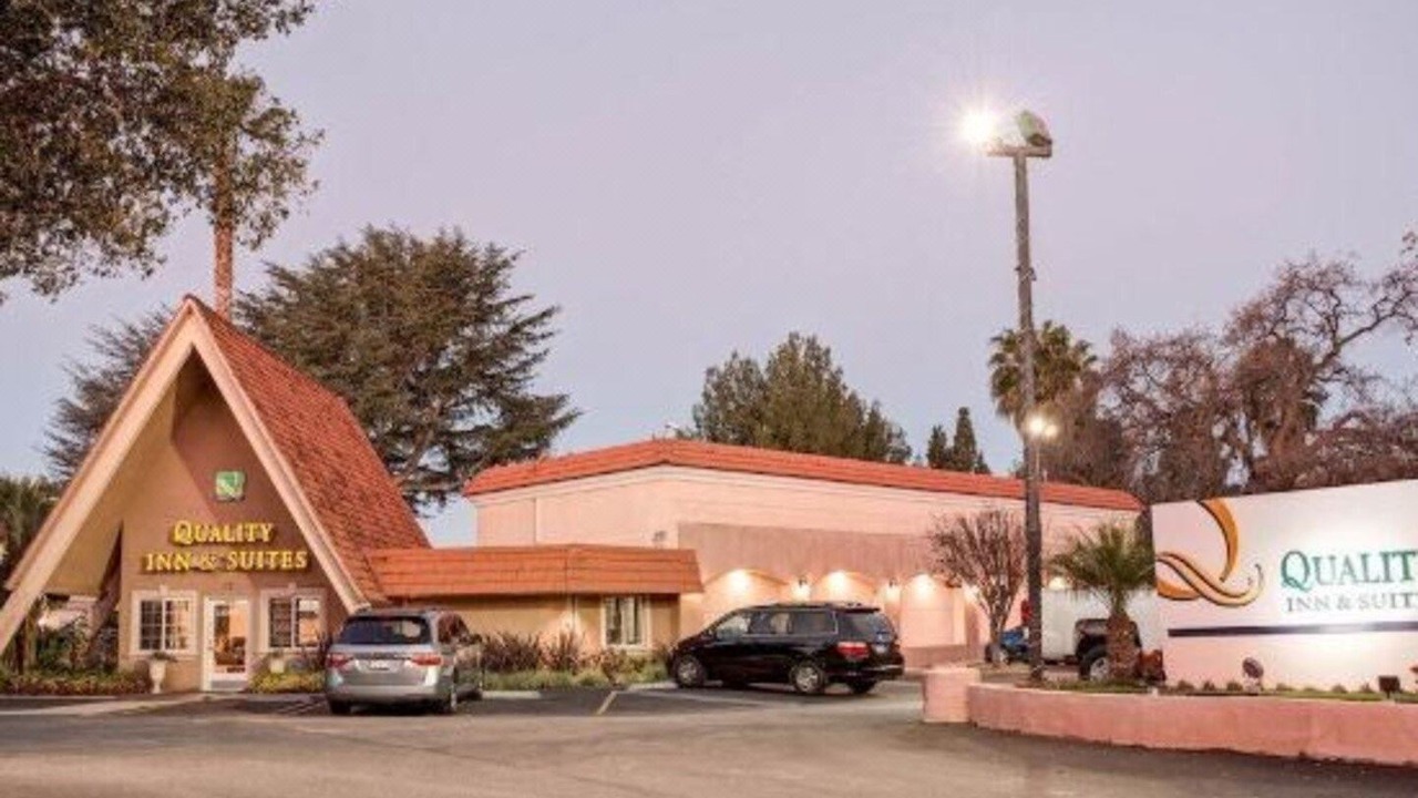 Photo of Buildings in Thousand Oaks