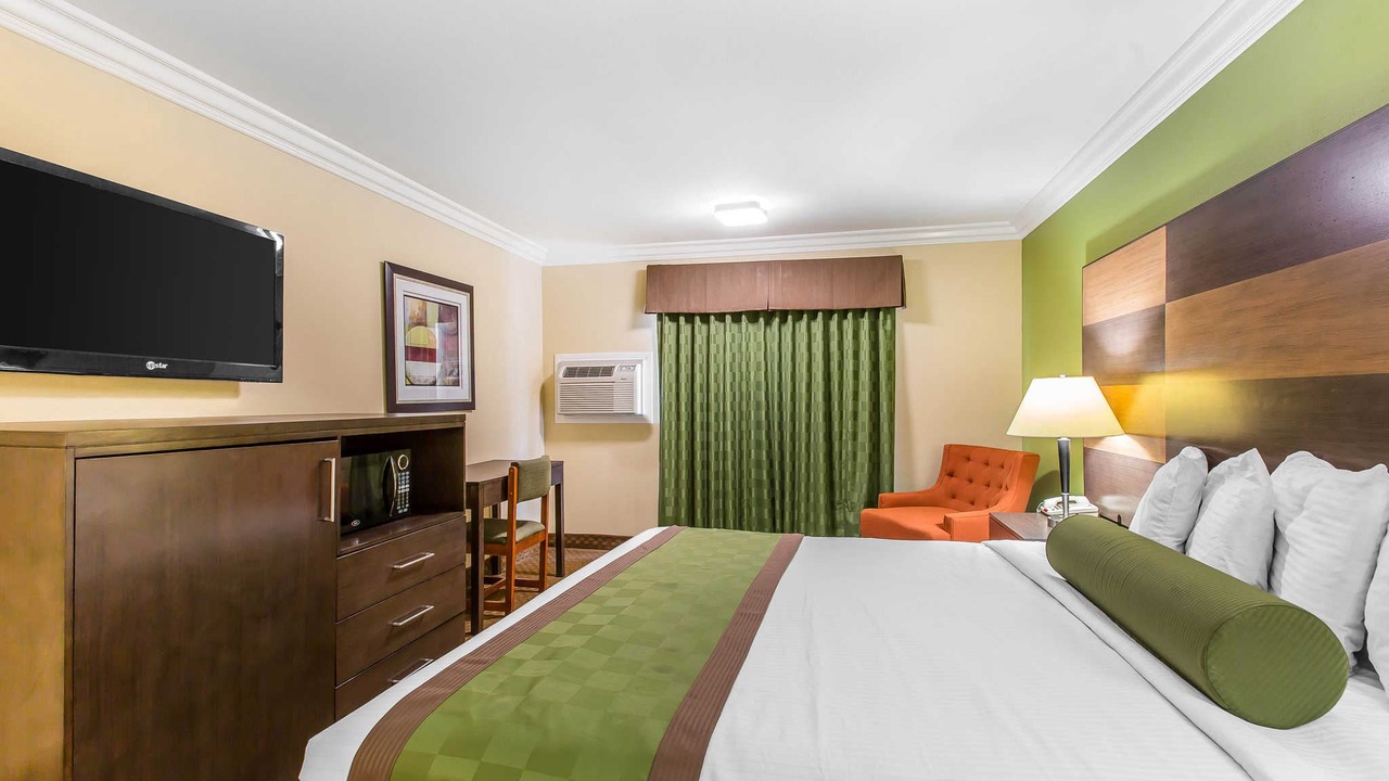 Photo of Bedroom in Canyon Lake