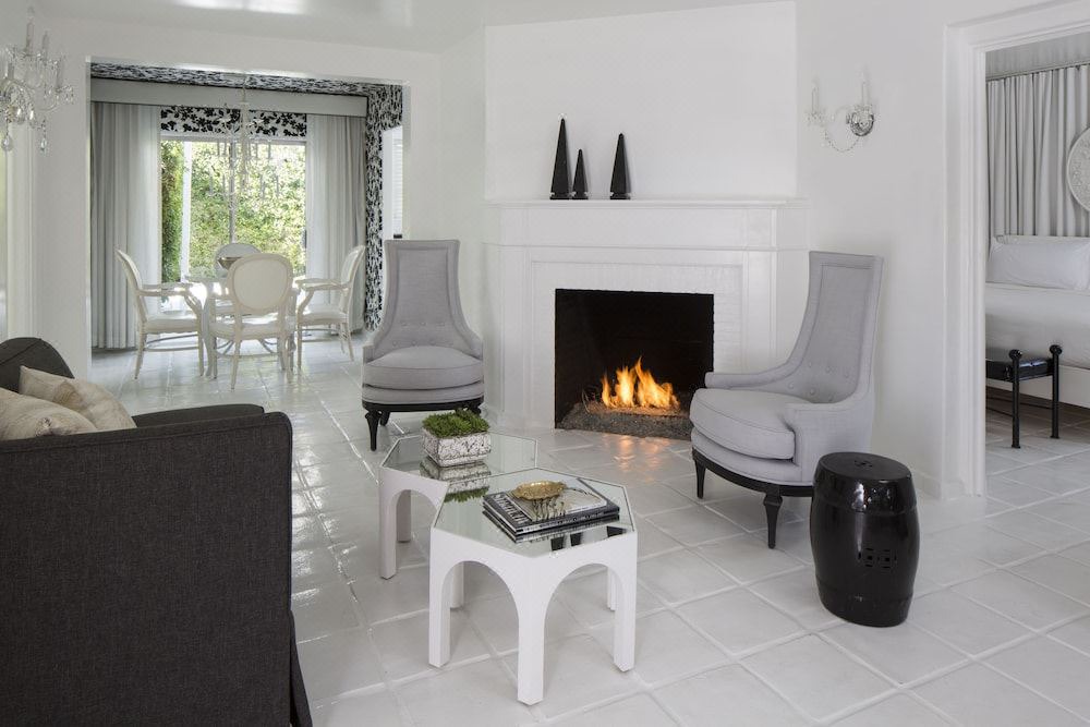 Photo of Livingroom in Historic Tennis Club
