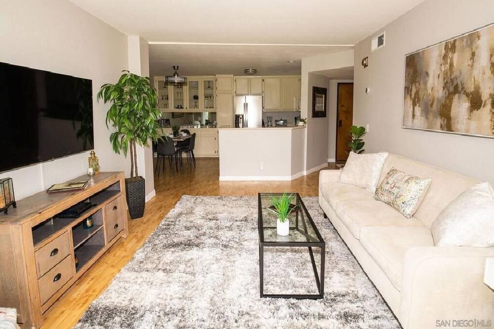 Photo of Livingroom in Rancho Bernardo