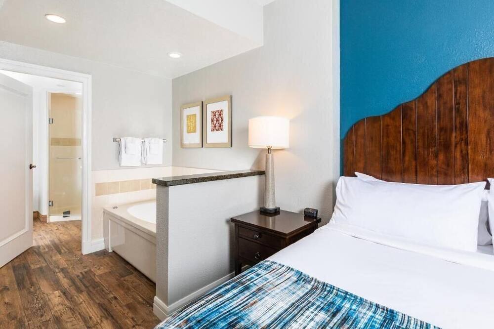 Photo of Bedroom in Stateline