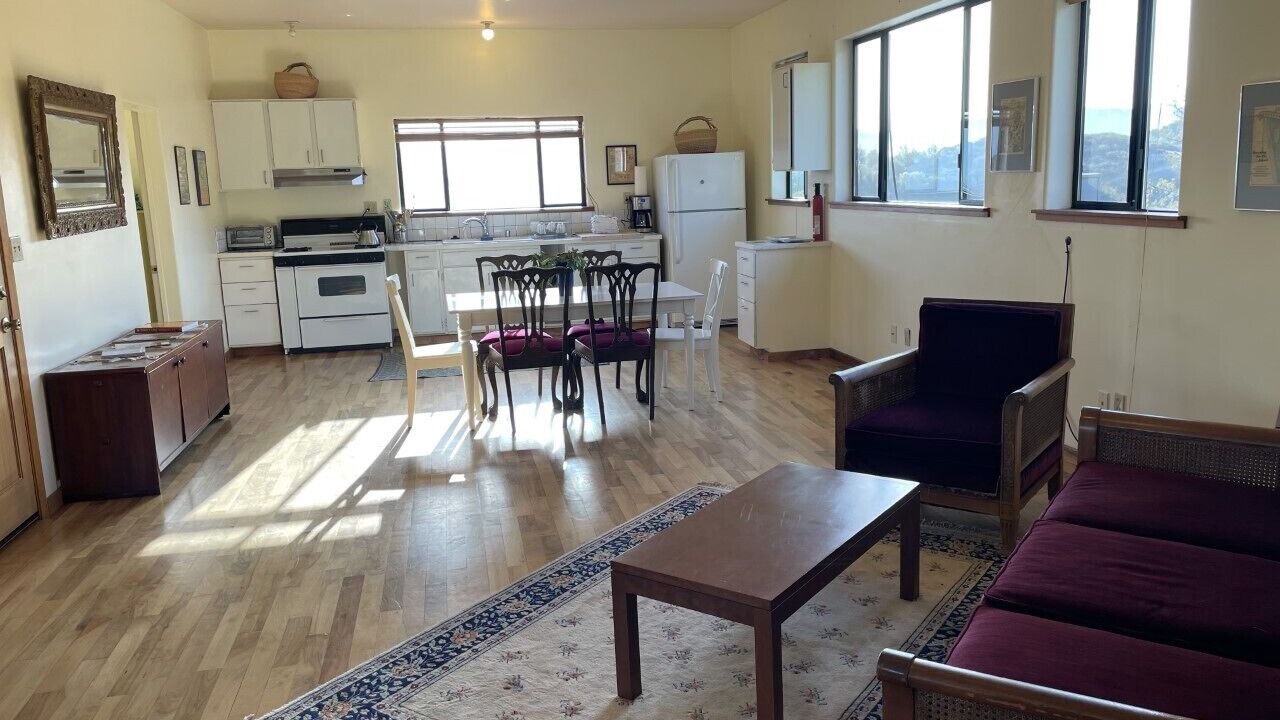 Photo of Livingroom in Hopland