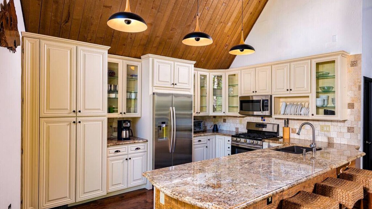 Photo of Kitchen in Lake Arrowhead