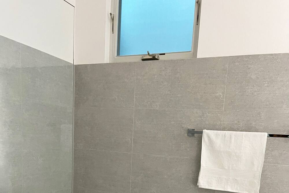 Photo of Bathroom in Duboce Triangle