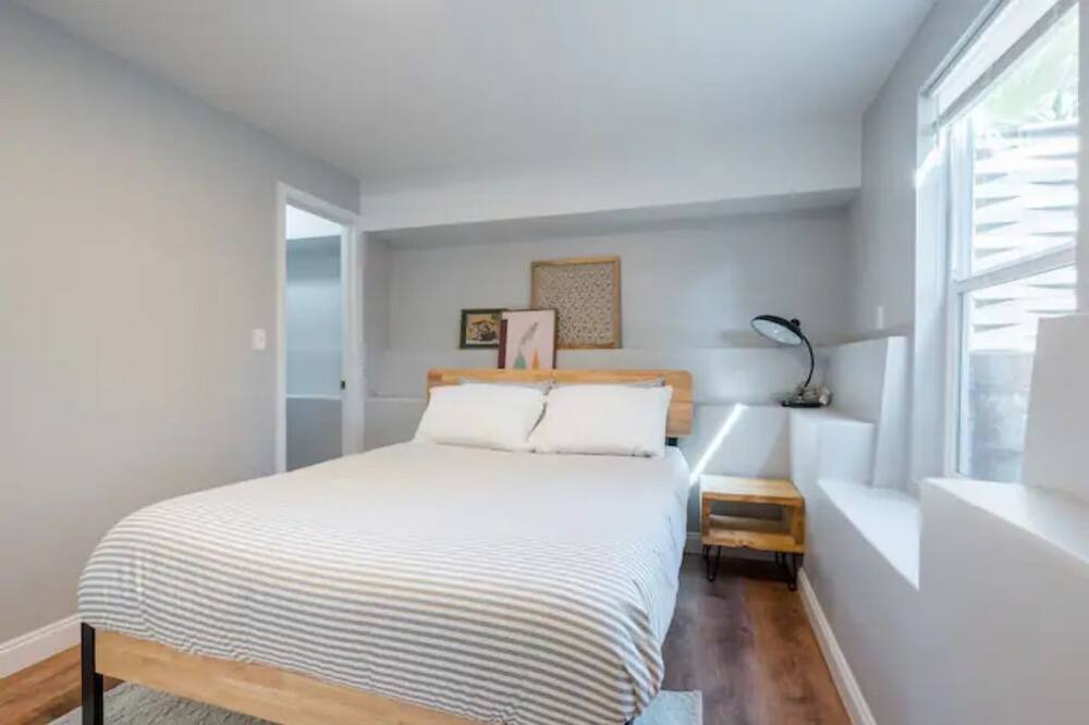 Photo of Bedroom in West Alameda