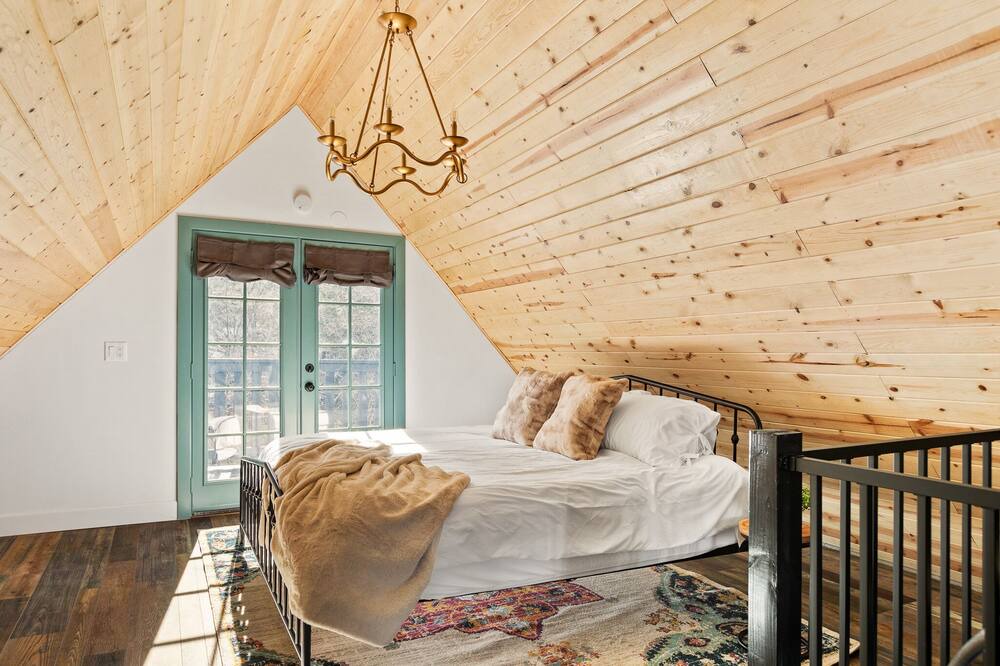 Photo of Bedroom in Patton