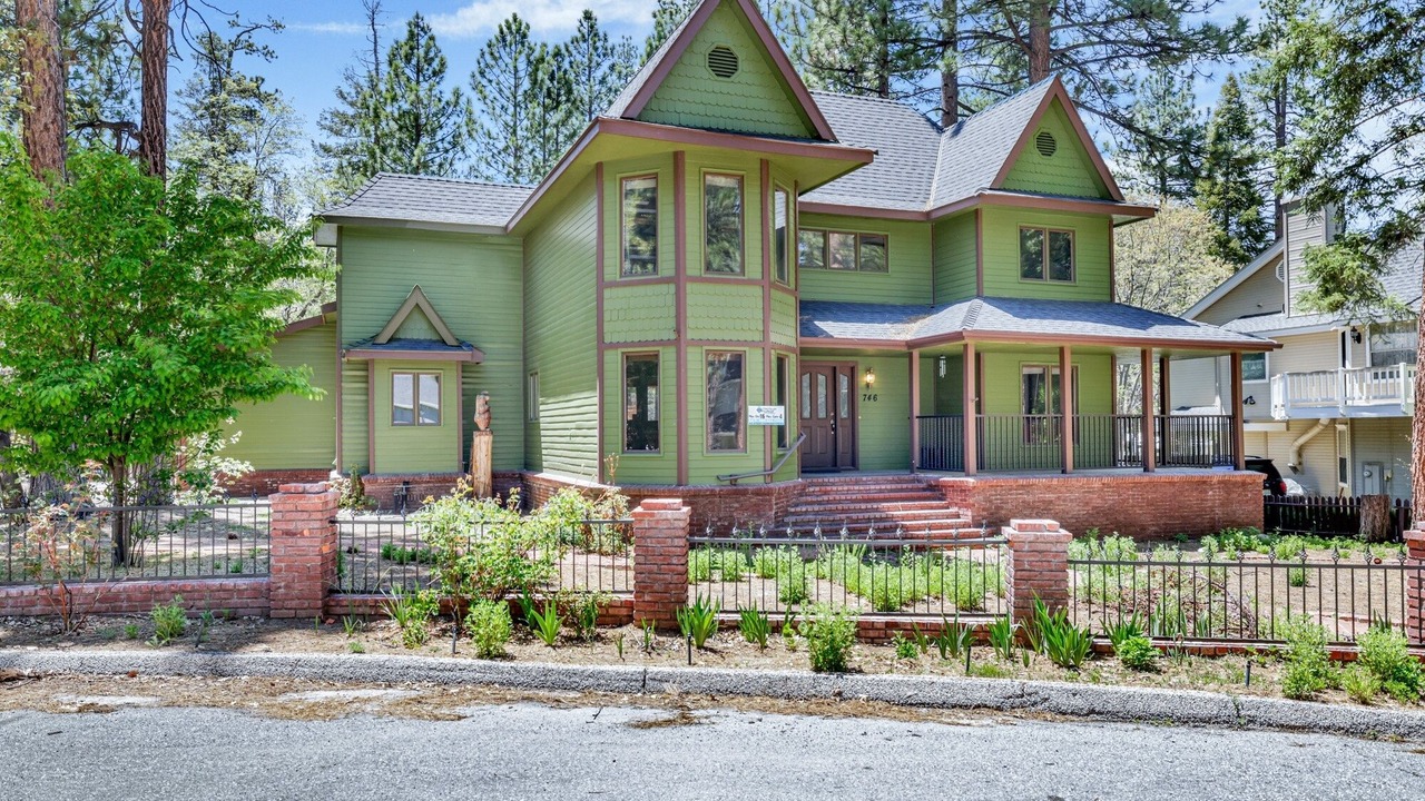 Photo of Outdoor in Summit Estates