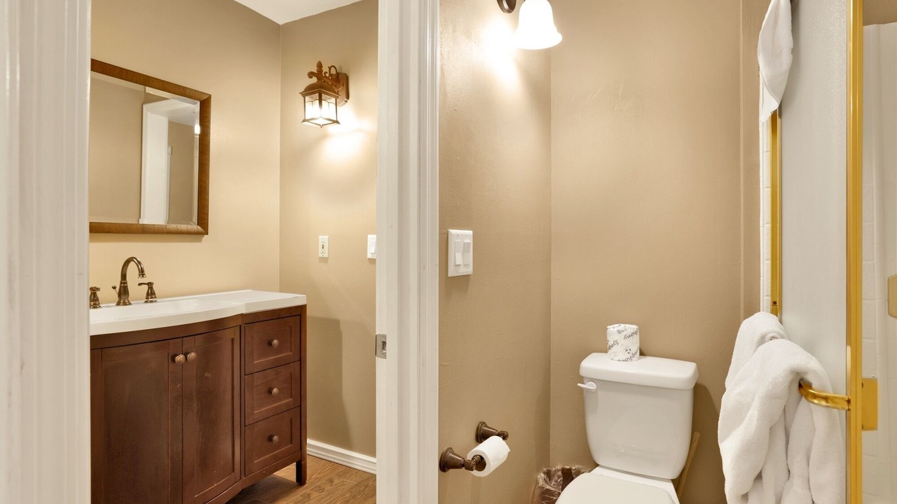Photo of Bathroom in Summit Estates