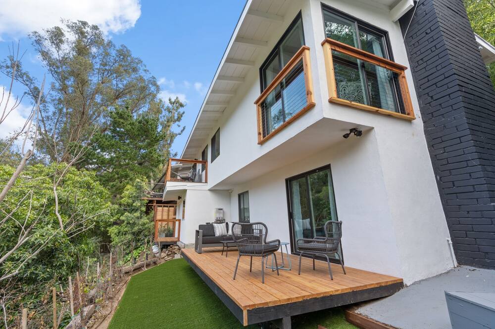 Photo of Outdoor in Beachwood Canyon