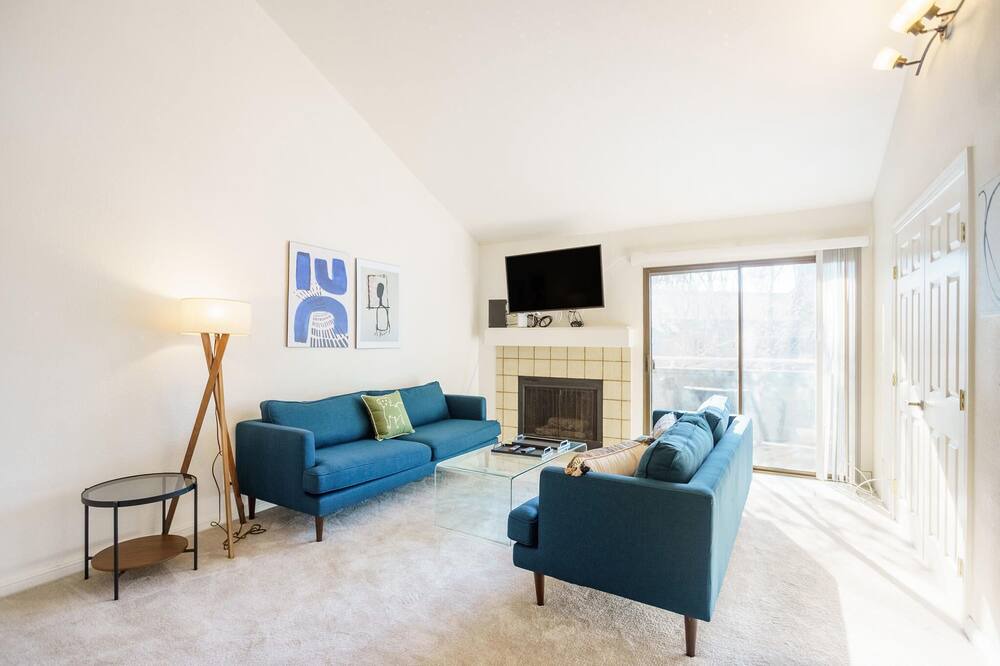 Photo of Livingroom in Newark