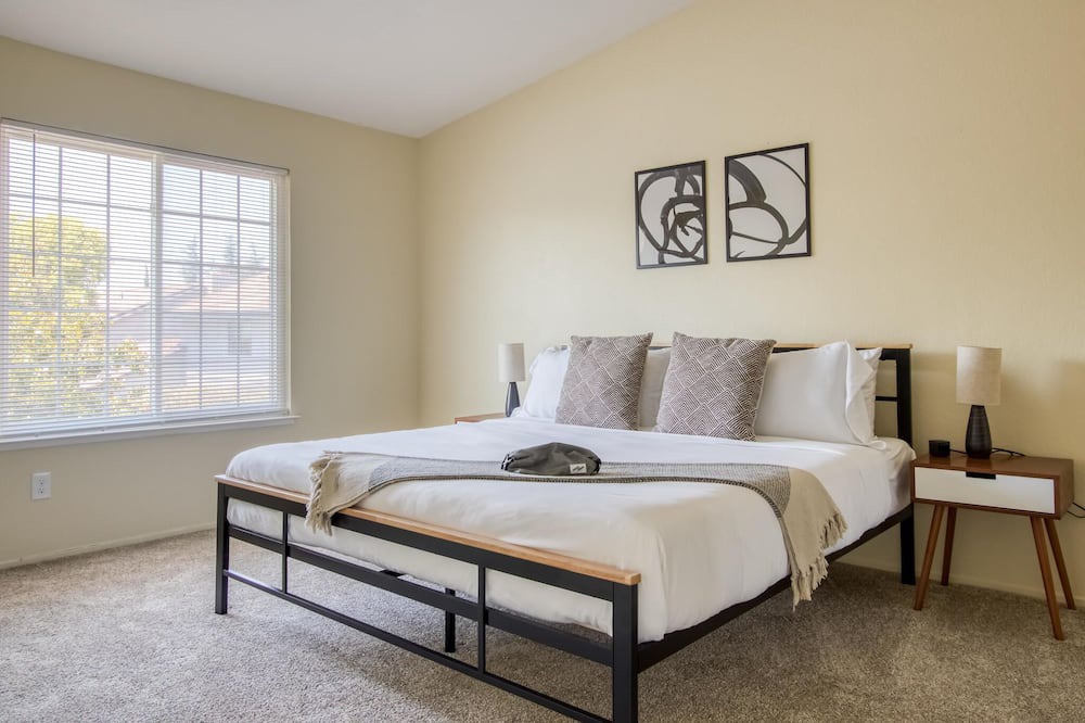 Photo of Bedroom in Almaden